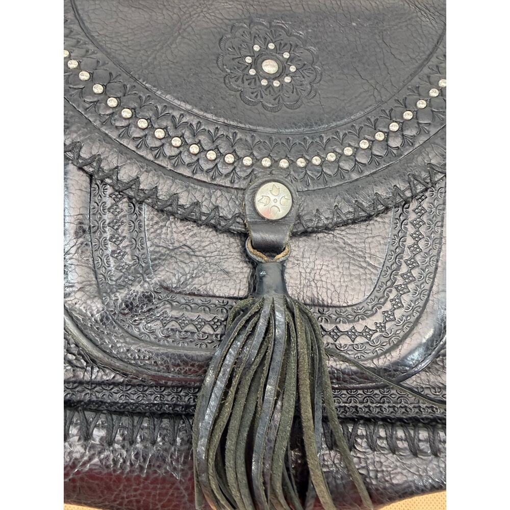 Patricia Nash Beaumont Black Tooled Leather Crossbody Bag Tassel Boho Western - Picture 5 of 13